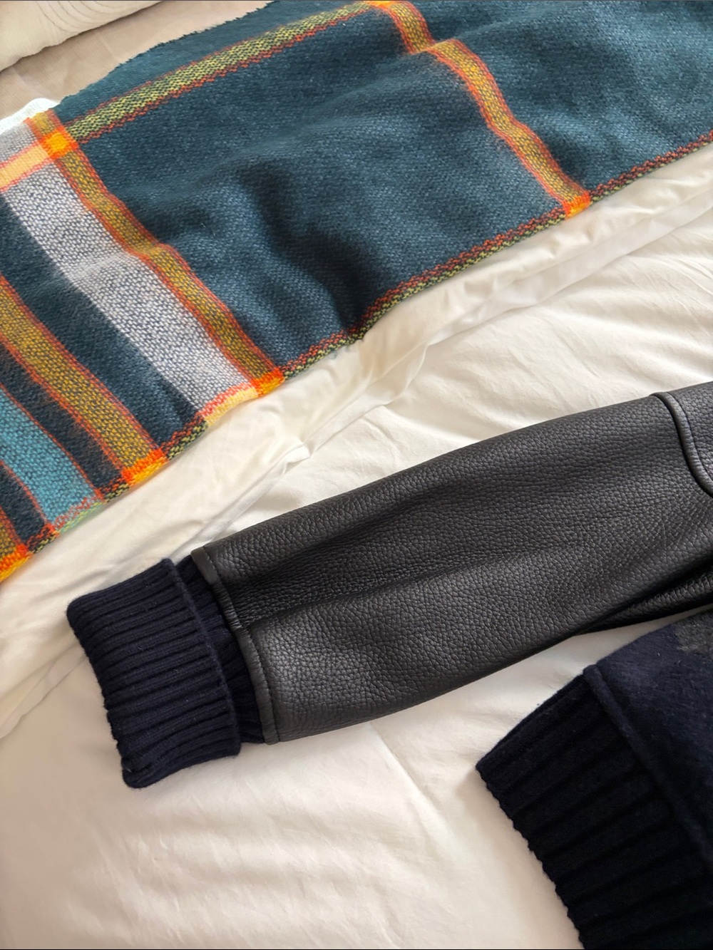 Hermès Navy and Black leathers and cashmere Bomber Jacket - Picture 8 of 9